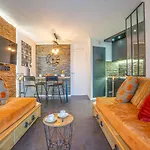 L'esquinade - J4236 By Interhome *