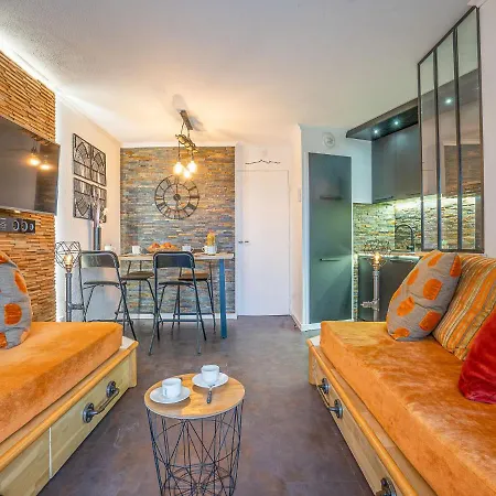 L'esquinade - J4236 By Interhome *