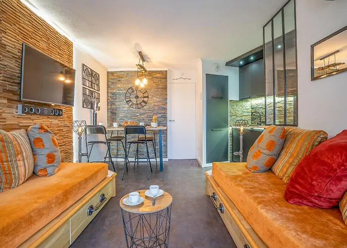 L'esquinade - J4236 By Interhome *